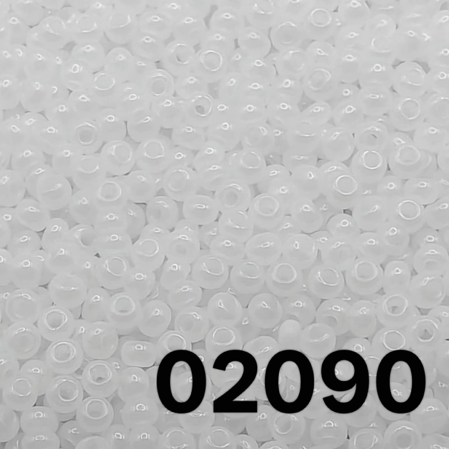 Close-up of round Preciosa 10/0 opaque white alabaster seed beads code 02090 – Beadsy.ca