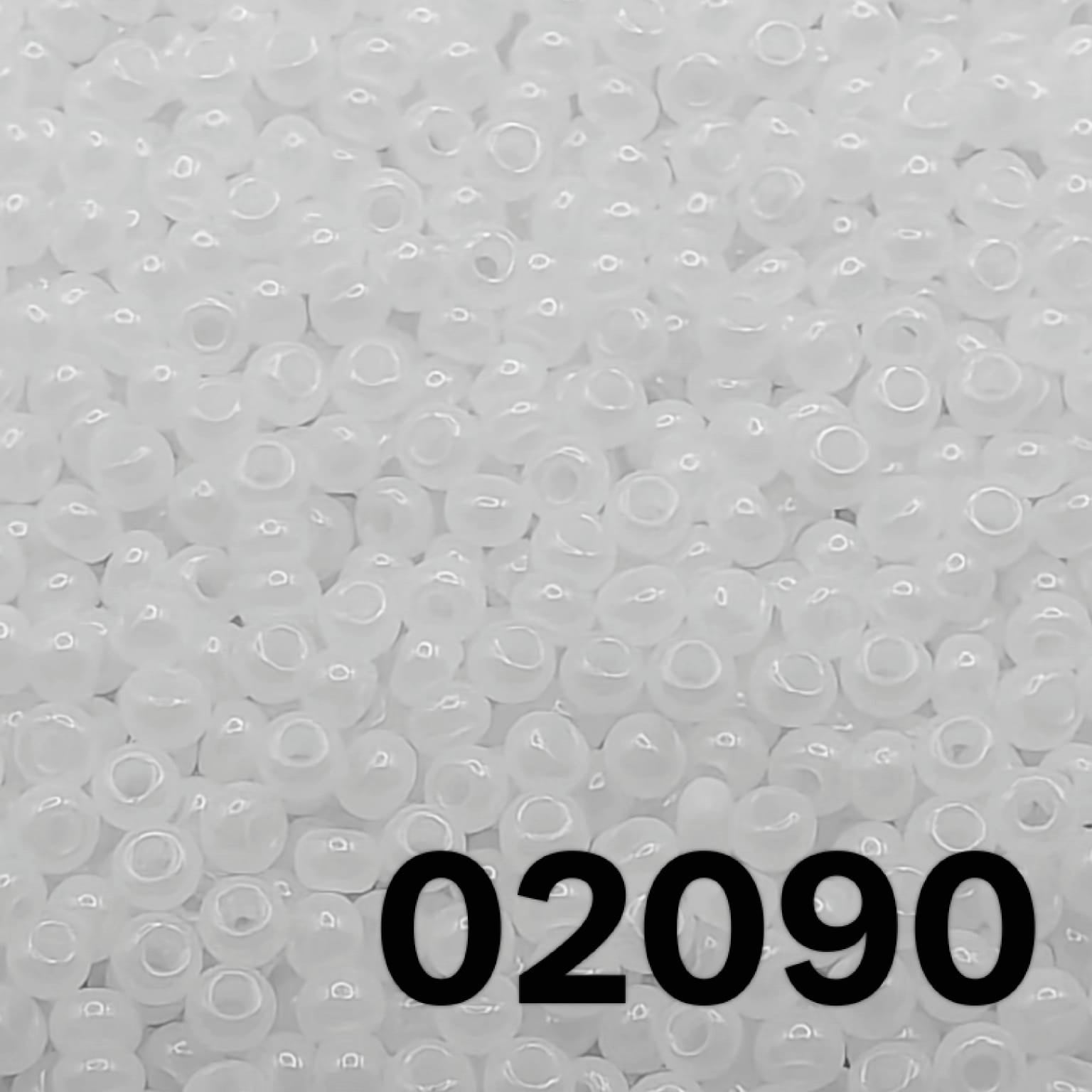 Close-up of round Preciosa 10/0 opaque white alabaster seed beads code 02090 – Beadsy.ca