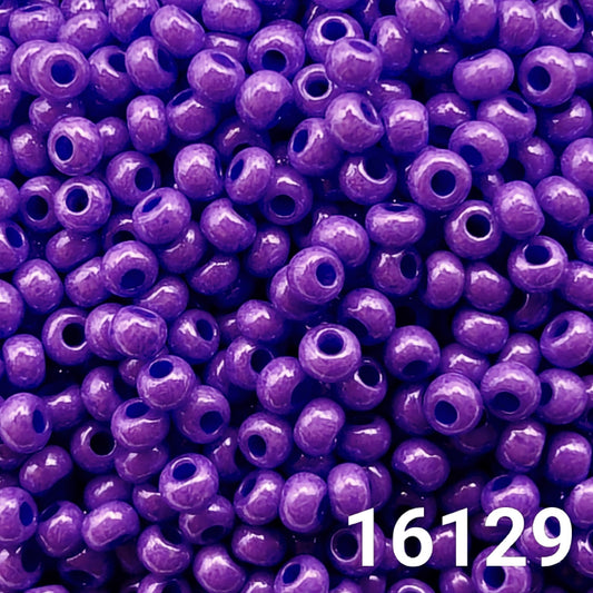 Preciosa Czech seed beads 10/0 dyed chalk purple – bulk close-up