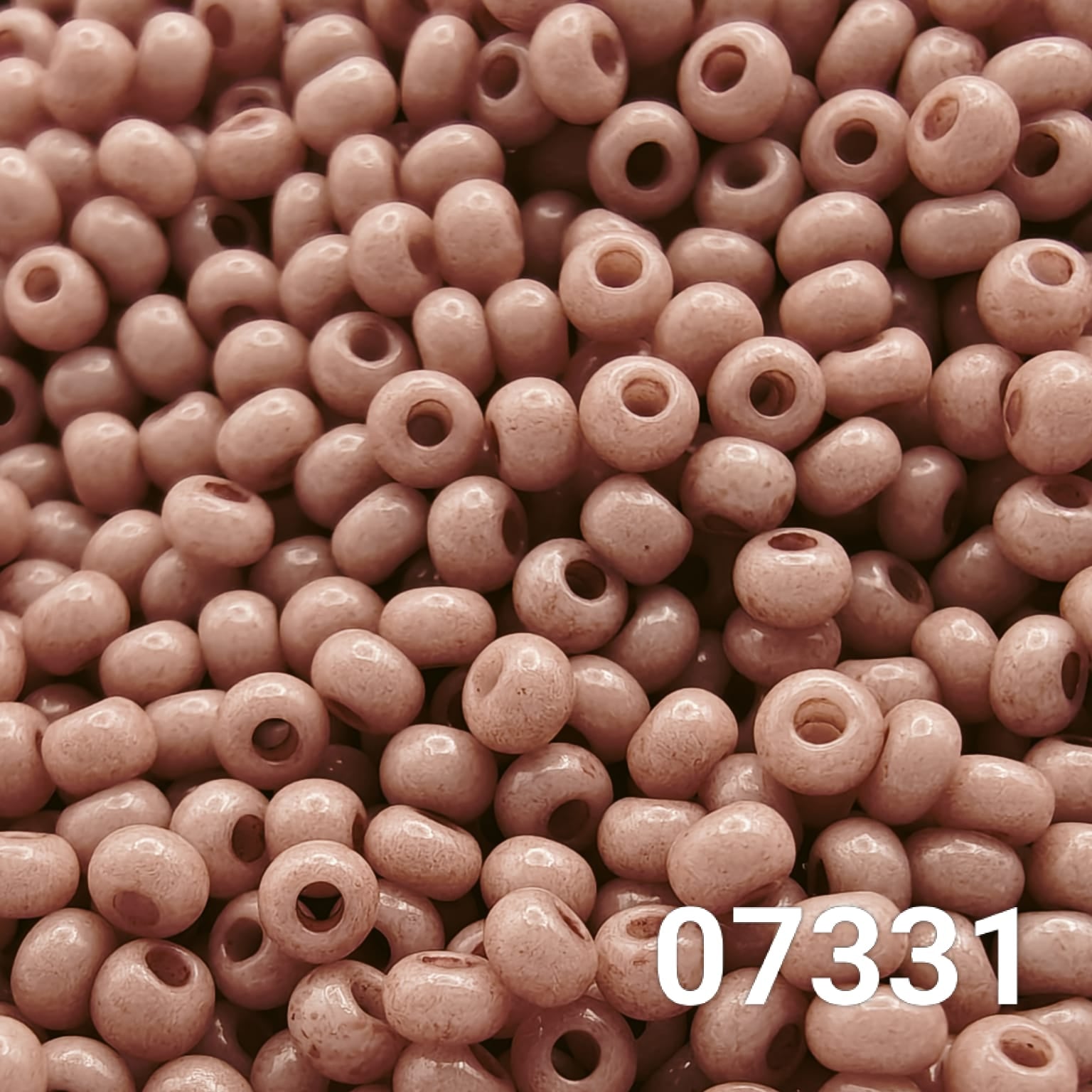 Opaque Light Rose Terra Czech seed beads 10/0 – close-up