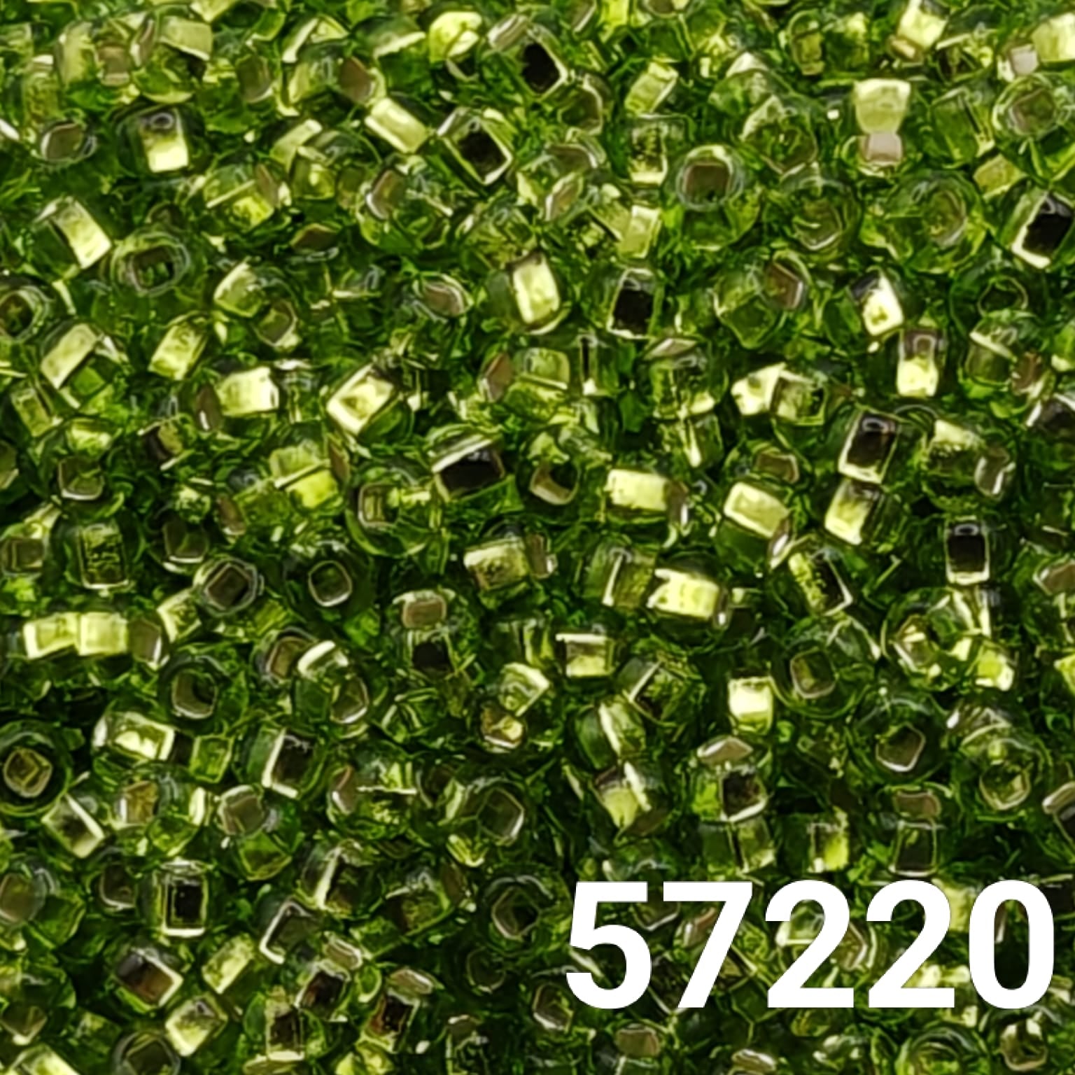 Silverlined Light Olivine seed beads Preciosa 10/0 with square hole – close-up.