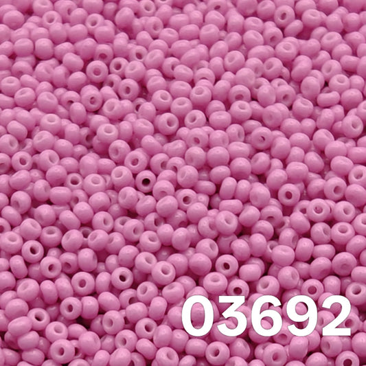 Preciosa 10/0 Solgel Chalk Purple 03692 seed beads macro, opaque lilac