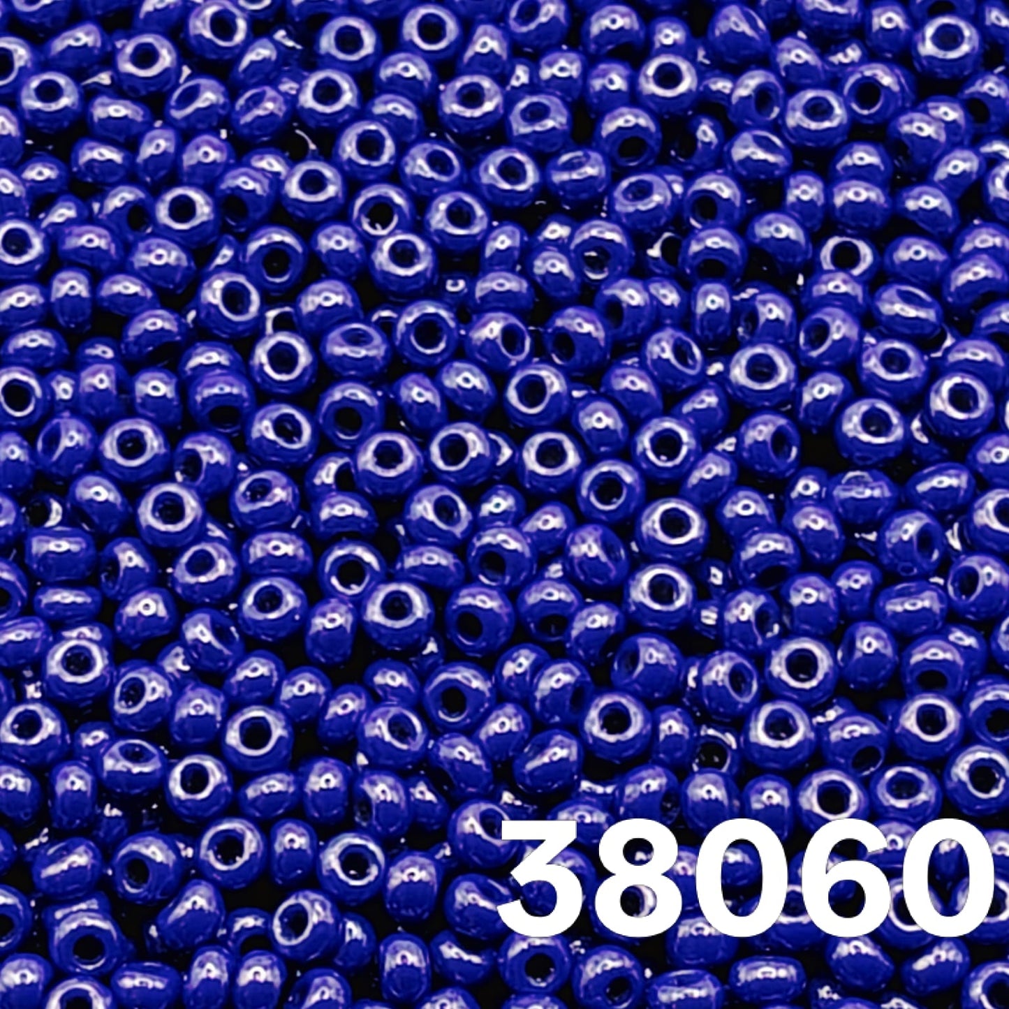 Preciosa Czech seed beads 10/0 Opaque Luster Blue 38060 – round glass beads close-up