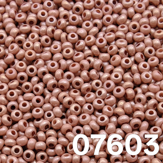 Preciosa Czech seed beads 10/0 Opaque Luster Pink Dyed Chalk White 07603 – round glass beads close-up