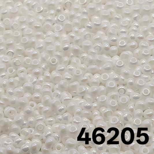 Preciosa Czech seed beads 10/0 Opaque Rainbow Chalk White 46205 – close-up view